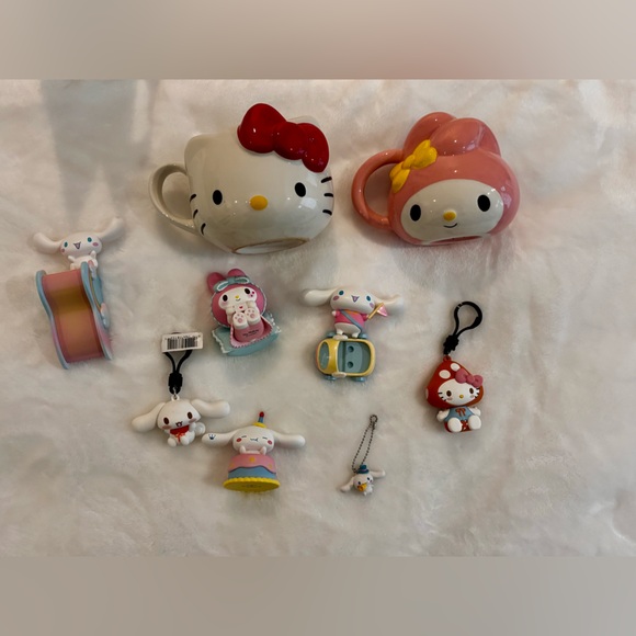 Sanrio Items 🤍 - Picture 2 of 3